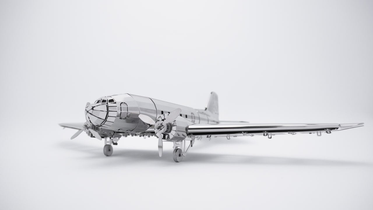 Douglas DC-3 Mechanical Model Kit - Metal Time Workshop