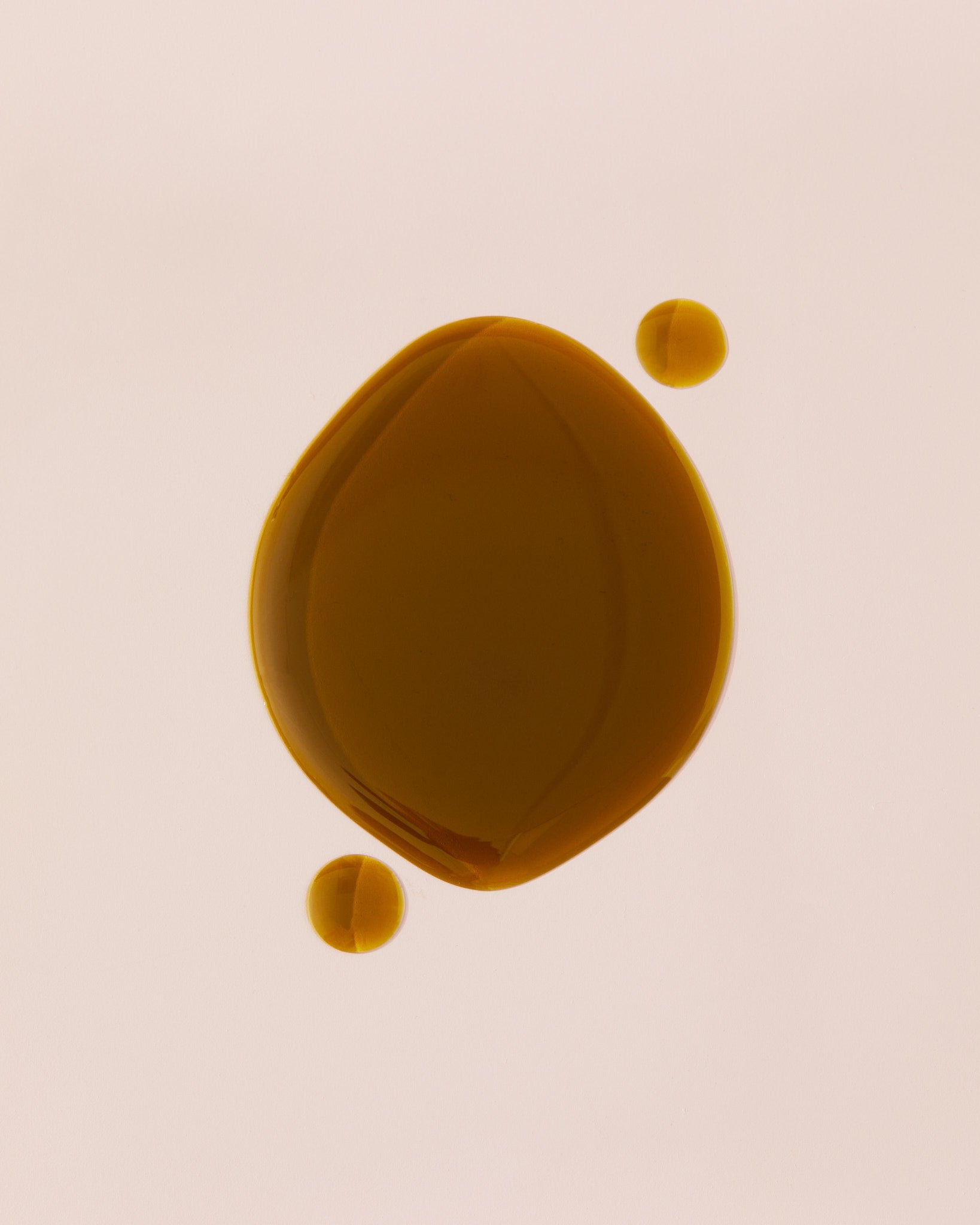 Bottle of makesy Amazonian acai oil, cold pressed, an antioxidant-rich emollient for skin care formulations