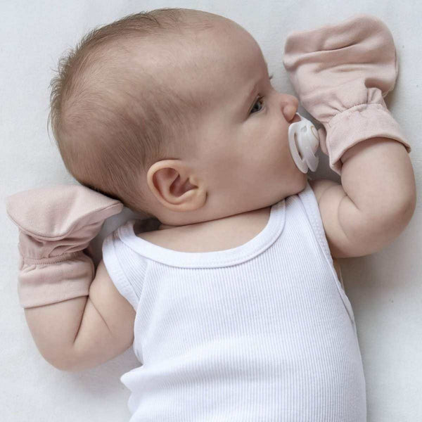 goumikids Stay-On Baby Mitts in Rose | Scratch Prevention & Warmth