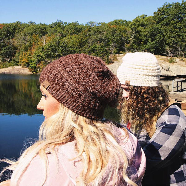 Experience ultimate comfort and style with our Alpaca Slouch Beanie. This cozy and stylish hat is perfect for the winter season.