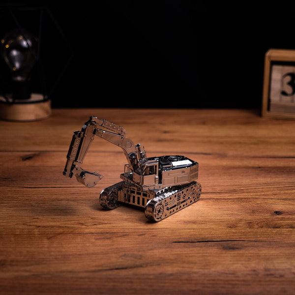 Tireless Digger Excavator model displayed fully assembled