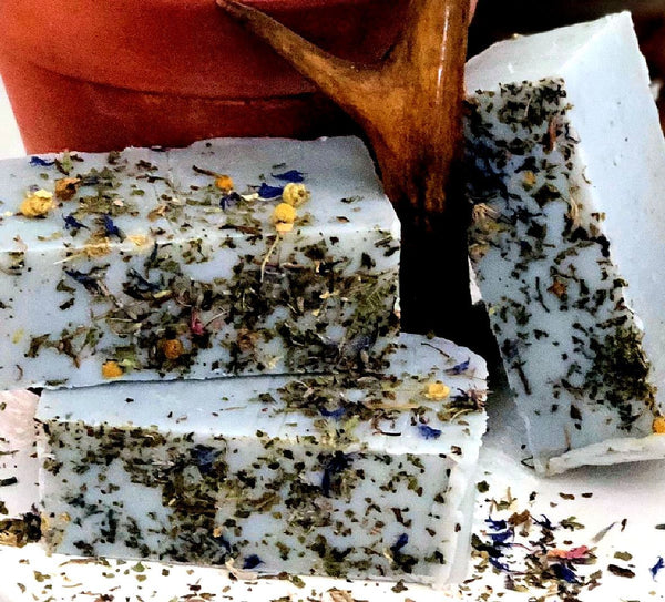 Unleash the mystery with Witches Brew Tea Soap! This 7oz organic bar offers exfoliation & a captivating scent of spices, rose, & lavender. Made with natural ingredients & tea leaves. Shop now & experience the magic!