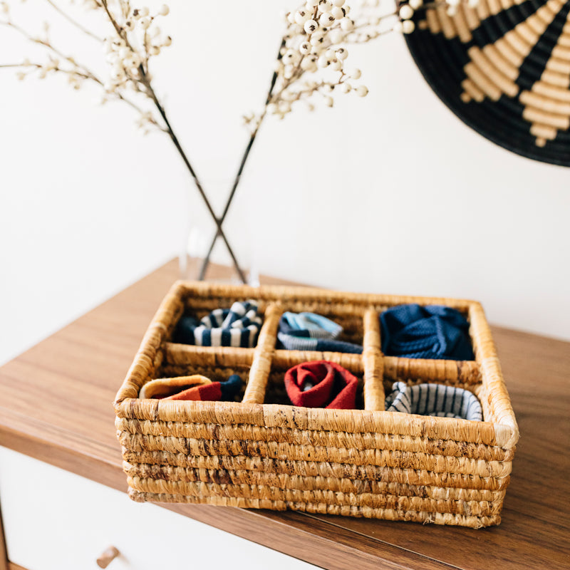 Upgrade your dining experience with our eco-friendly Banana Leaf Serving Tray. Made from natural banana leaves, this sustainable and stylish tray is perfect for any occasion.