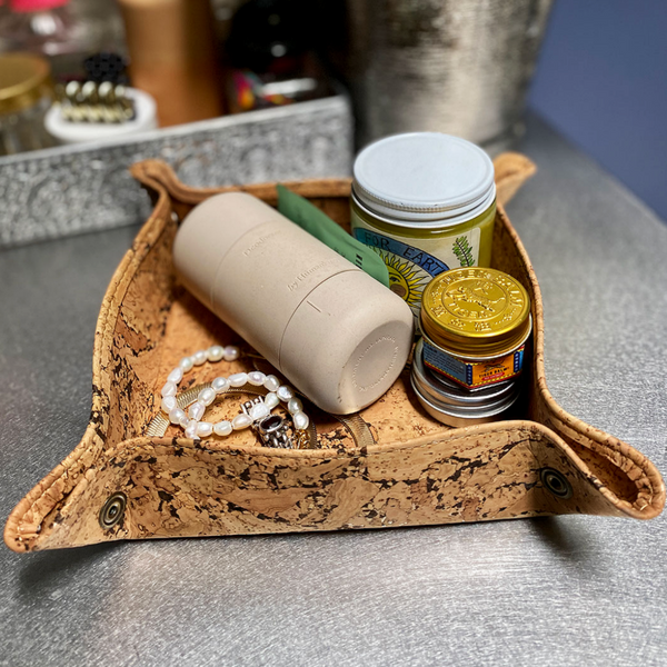 Tame your clutter with our eco-friendly cork catch-all tray. Versatile, stylish, and durable. Perfect for home or office. Organize your keys, jewelry, and more. Order now!