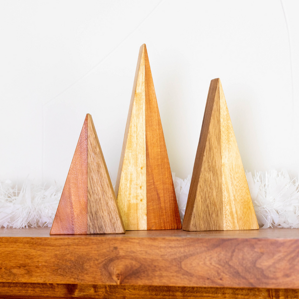 Handcrafted Reclaimed Wood Standing Christmas Trees: A Touch of Rusticity for Your Holiday Décor**