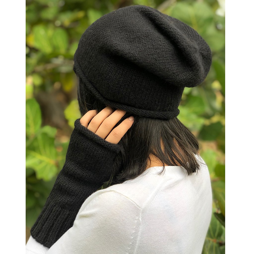 Bonnet en alpaga tricoté noir essentiel - Fait main et commerce équitable