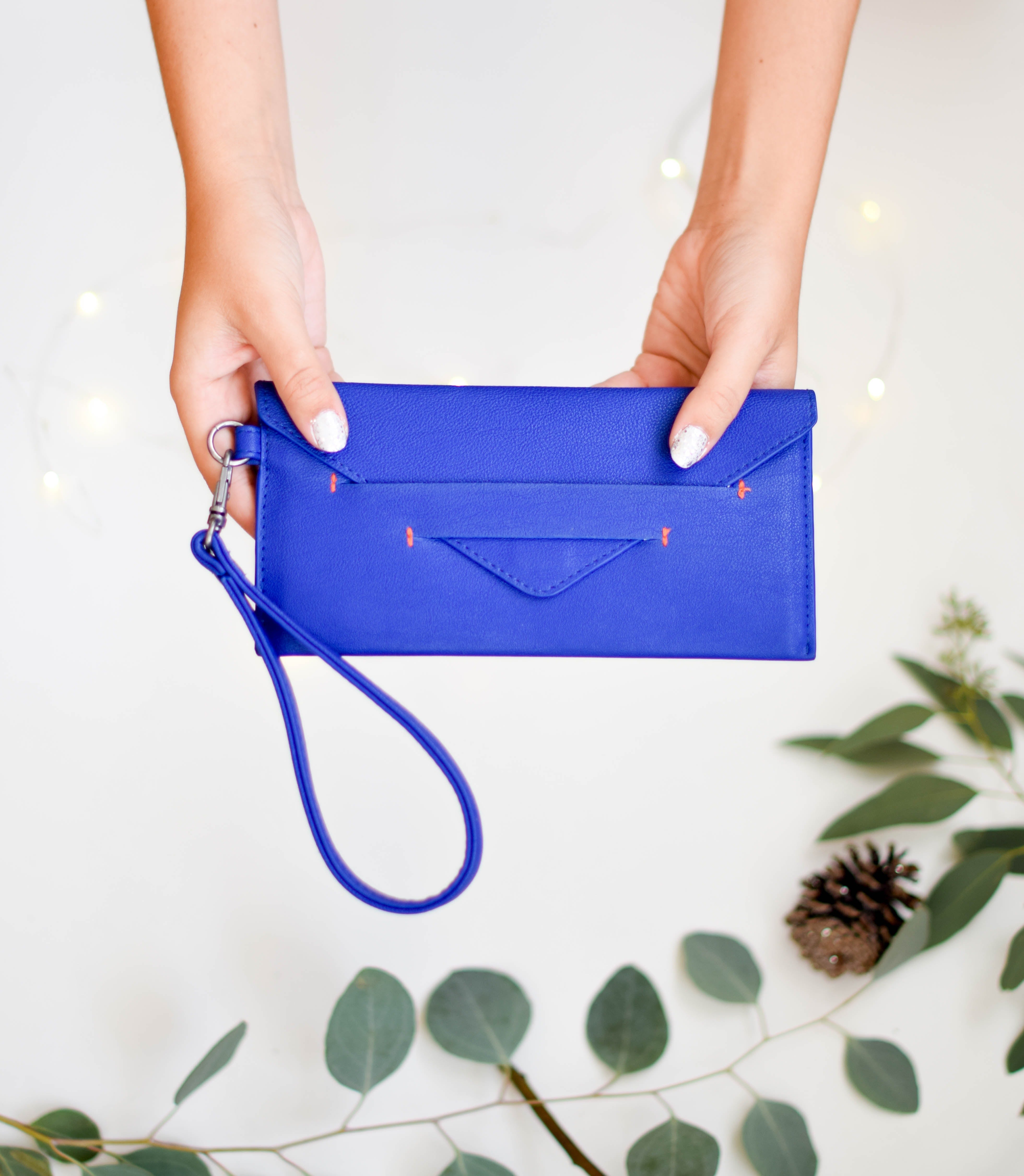 Upgrade your everyday with the Delancey + Smith + Coney Vegan Gift Set. This eco-friendly collection includes a minimalist wallet, sleek card case, and versatile pouch, crafted from premium vegan leather. Sustainable yet stylish, this set makes the perfect gift for the modern minimalist in your life. Shop now and embrace conscious fashion!