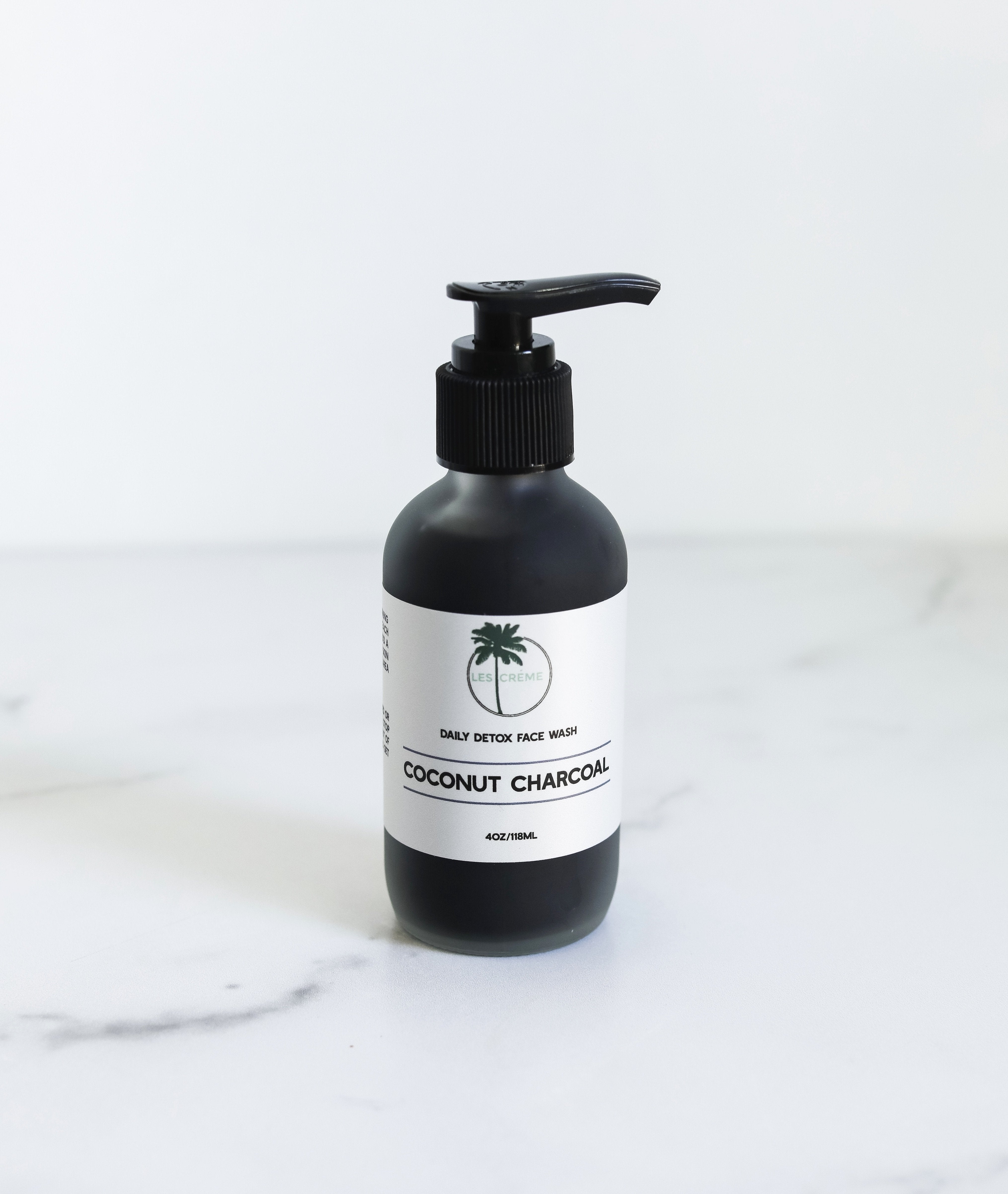This facial cleanser, comprising of our signature Activated Charcoal, offers a powerful, deep cleansing and oil-absorbing experience while aiding in the reduction of signs of aging. It is suitable for all skin types. Key Benefits Daily cleanser foams to purify pores, then rinses clean, leaving skin fresh. KEEP YOUR SKIN YOUTHFUL AND GLOWING