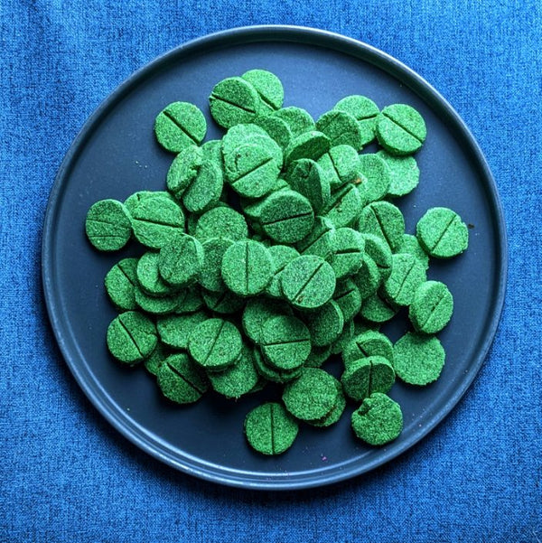  CHESTER's Super Greens Dog Treats: Muscle fuel, digestion bliss, amino acid boost! 25 vitamins & minerals. Natural, delicious, family-owned love. Power up your pup!