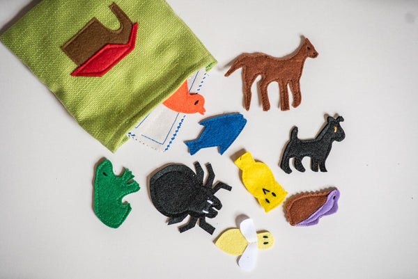 The Animal Habitat Matching Game provides numerous benefits for toddlers’ and preschoolers’ development. Matching games mimic the action of comparing the shapes and sounds of each letter. Through visually comparing images, children will strengthen their pre-reading skills.