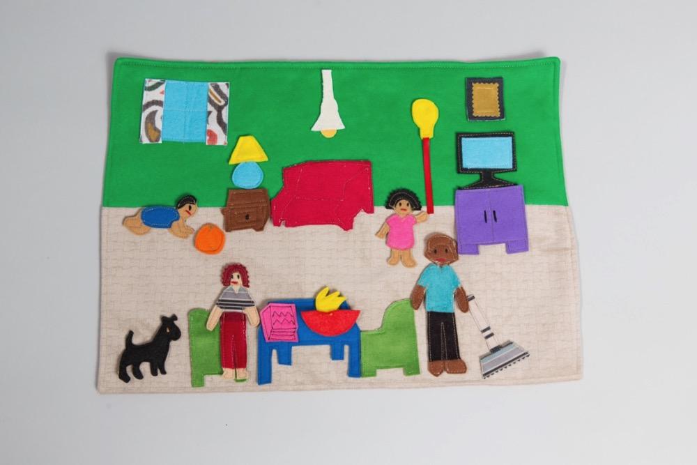 Family Storyboard - Montessori-Inspired Toy for Dramatic Play and Cognitive Development